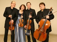 Моцарт-квартет, А.Гориболь/ф-но, А.Кириллов/видеоряд. Шостакович