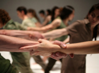 Удерживая время