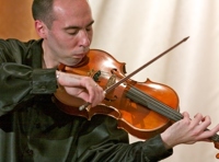 Лауреат международных конкурсов Дмитрий БЕРЛИЗОВ (альт)