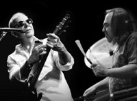 СОЛИСТЫ ГРУППЫ «ВОСКРЕСЕНИЕ» АЛЕКСЕЙ РОМАНОВ И АЛЕКСЕЙ КОРОБКОВ